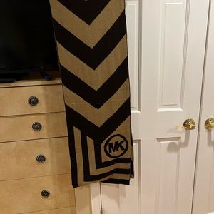 Michael Kors knit scarf